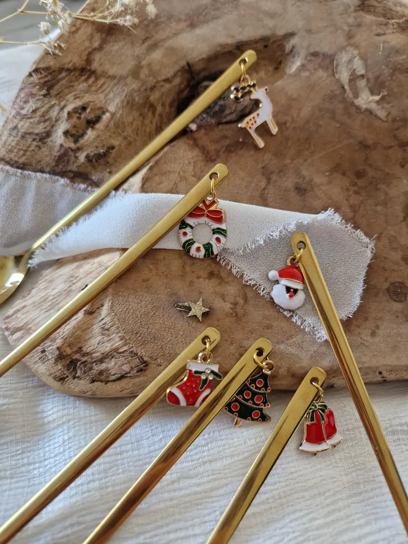 Cuillères de Noël dorées gravées – Image 6