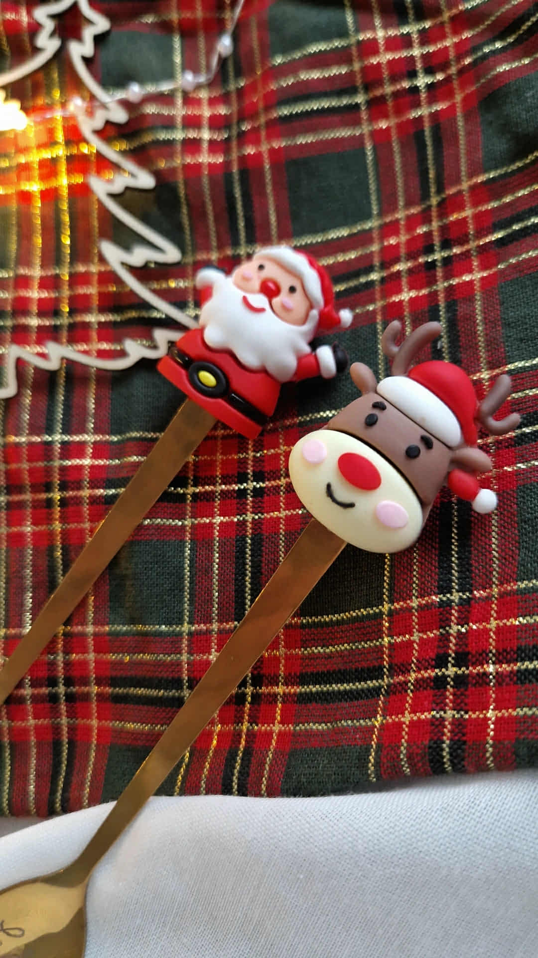 Cuillères de Noël dorées gravées - Motif en silicone – Image 4