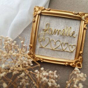 Cadre décoratif personnalisé – Fil doré