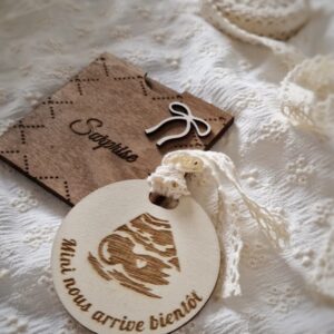 Carte surprise personnalisée avec médaillon