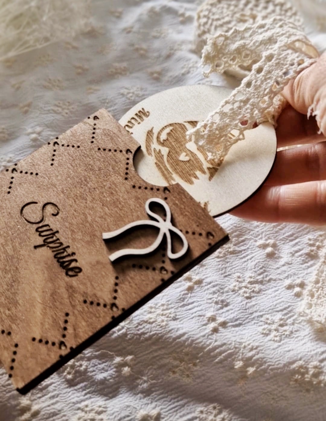 Carte surprise personnalisée avec médaillon – Image 4